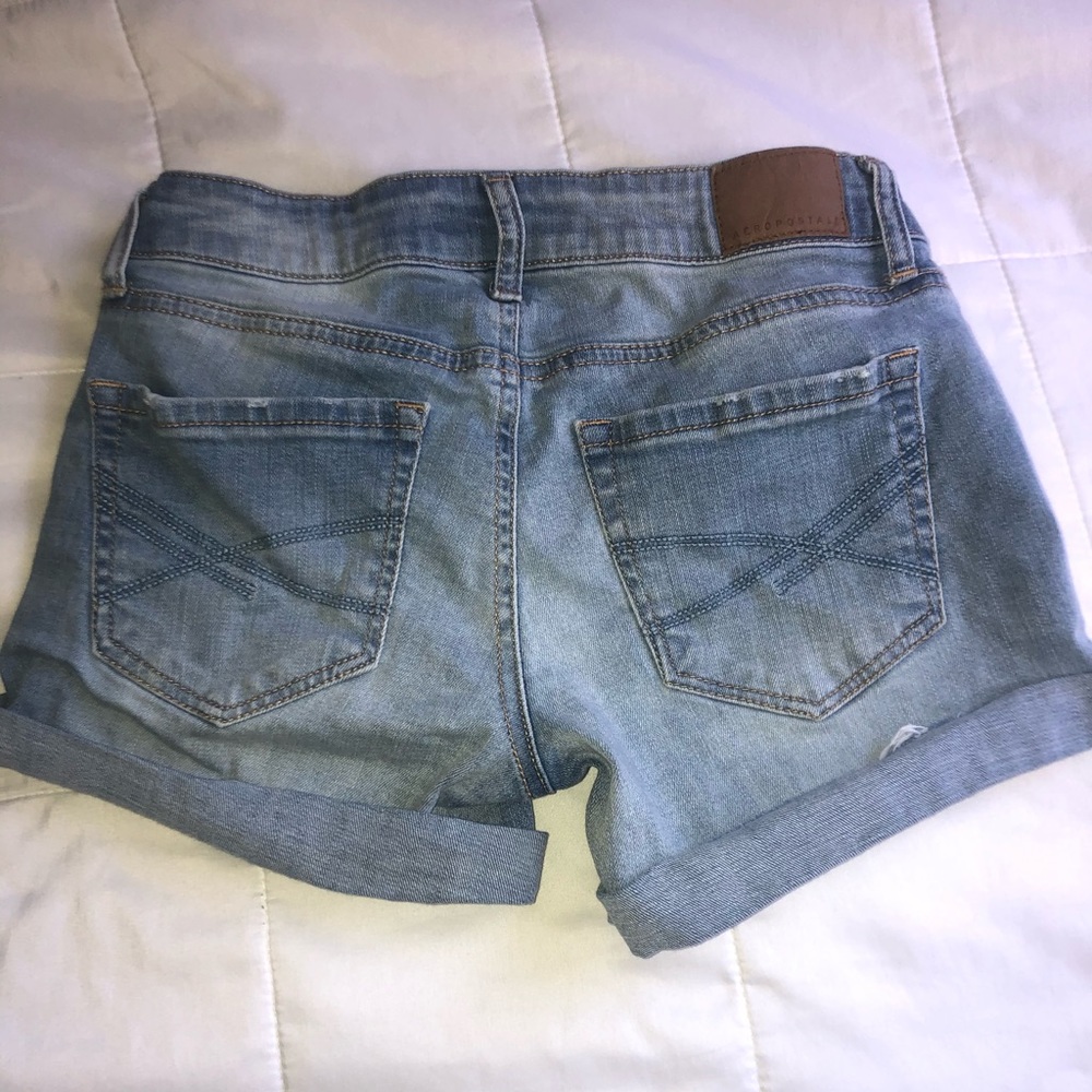 Shorts - Picture 2 of 3